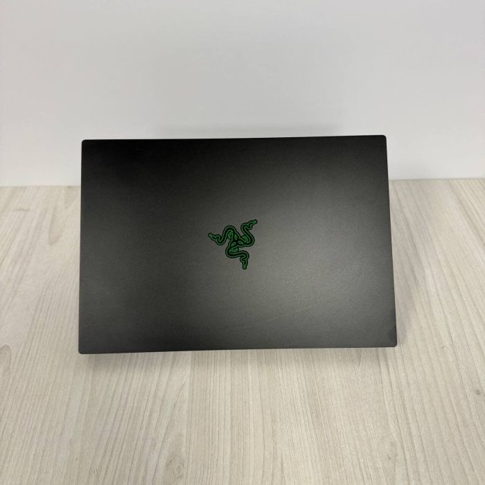 Ігровий ноутбук Razer Blade 14 RZ09-0370 / 14" (2560x1440) IPS / AMD Ryzen 9 5900HX (8 (16) ядер по 3.3 - 4.6 GHz) / 16 GB DDR4 / 1000 GB SSD NVMe / nVidia GeForce RTX 3080, 8 GB GDDR6, 256-bit / WebCam б/в - зображення 3