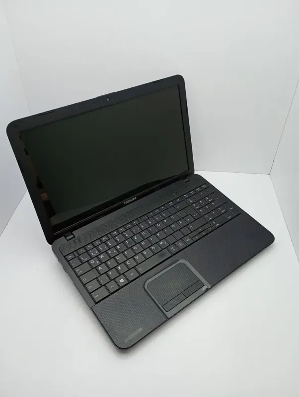 Ноутбук Toshiba C50 / 15.6" (1366x768) TN / AMD E2-1800 (2 ядра по 1.7 GHz) / 6 GB DDR3 / 320 GB HDD / AMD Radeon HD 8240 Graphics / WebCam б/в - зображення 3