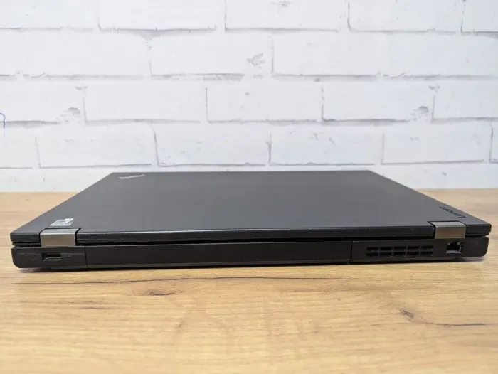 Ноутбук Б-клас Lenovo ThinkPad L570 / 15.6" (1366x768) TN / Intel Core i5-6300U (2 (4) ядра по 2.4 - 3.0 GHz) / 8 GB DDR4 / 128 GB SSD / Intel HD Graphics 520 / WebCam б/в - зображення 9