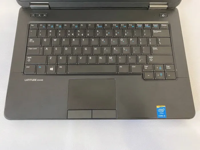 Ноутбук Dell Latitude E5440 / 14" (1366x768) TN / Intel Core i5-4210U (2 (4) ядра по 1.7 - 2.7 GHz) / 8 GB DDR3 / 500 GB HDD / Intel HD Graphics 4400 / WebCam / DVD-RW / HDMI б/в - зображення 4