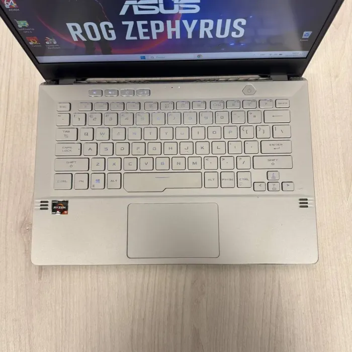 Ігровий ультрабук Б-класу Asus ROG Zephyrus G14 GA401IV / 14" (1920x1080) IPS / AMD Ryzen 9 4900HS (8 (16) ядер по 3.0 - 4.3 GHz) / 16 GB DDR4 / 512 GB SSD NVMe / nVidia GeForce RTX 2060 Max-Q, 6 GB GDDR6, 192-bit б/в - зображення 7