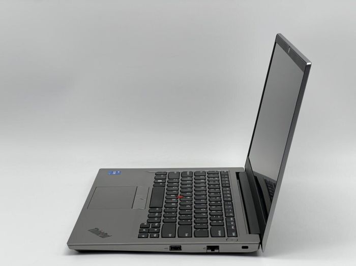 Ультрабук Lenovo ThinkPad E14 Gen 4 / 14" (1920x1080) IPS / Intel Core i5-1235U (10 (12) ядер по 3.3 - 4.4 GHz) / 16 GB DDR4 / 240 GB SSD / Intel Iris Xe Graphics / WebCam б/в - зображення 4