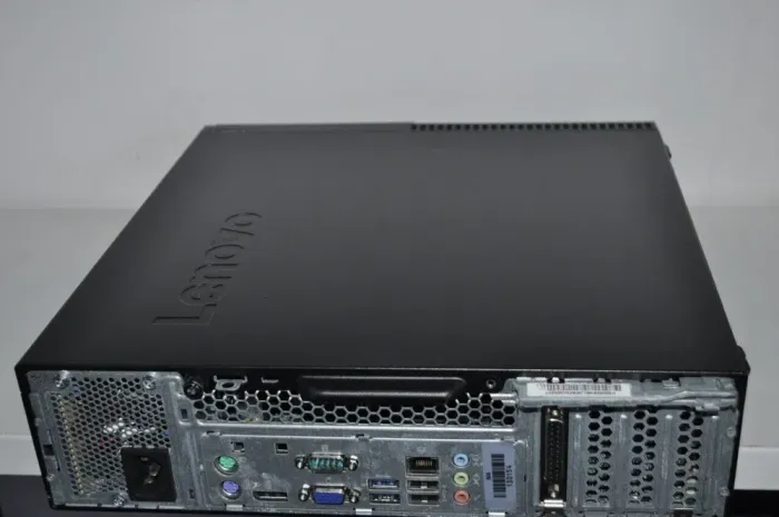 Комп'ютер Lenovo ThinkCentre M700 SFF / Intel Core i5-6400 (4 ядра по 2.7 - 3.3 GHz) / 16 GB DDR4 / 240 GB SSD / Intel HD Graphics 530 / DVD-ROM / Windows 11 Pro б/в - зображення 6