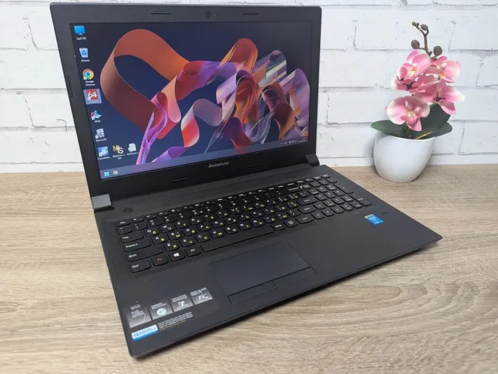 Ноутбук Б-клас Lenovo B50-80 / 15.6" (1366x768) TN / Intel Core i3-5005U (2 (4) ядра по 2.0 GHz) / 8 GB DDR3 / 128 GB SSD / Intel HD Graphics 5500 / WebCam / DVD-ROM б/в - зображення 4