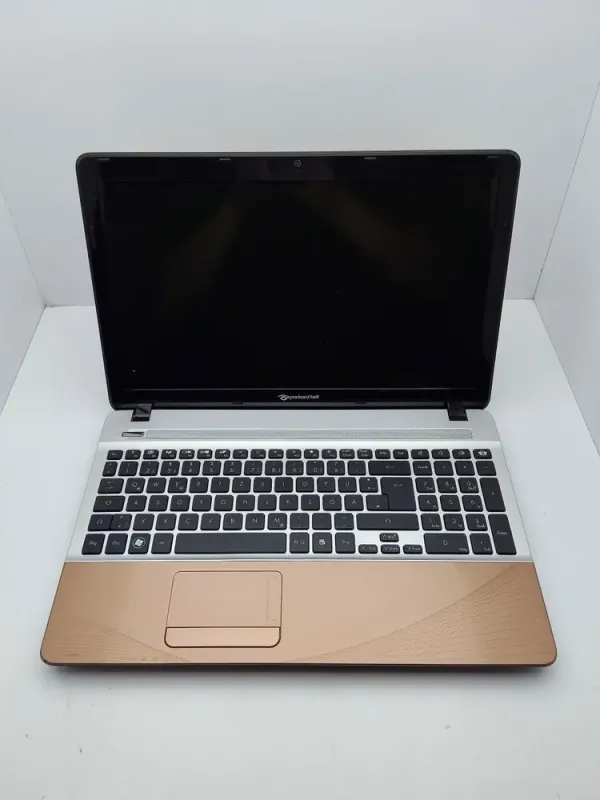 Ігровий ноутбук Acer Pakard TSX66 / 15.6" (1366x768) TN / Intel Core i5-2410M (2 (4) ядра по 2.3 - 2.9 GHz) / 6 GB DDR3 / 1000 GB HDD / nVidia GeForce GT 540M, 2 GB DDR3, 128-bit / WebCam б/в - зображення 2