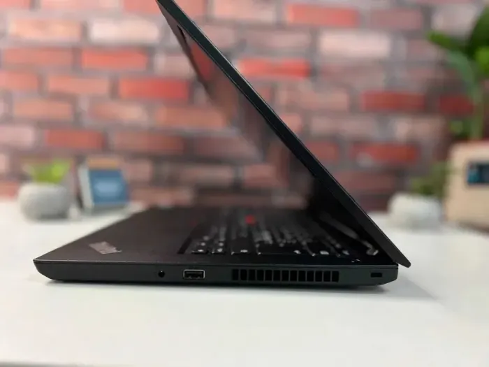 Ультрабук Lenovo ThinkPad L480 / 14" (1920x1080) IPS / Intel Core i5-8250U (4 (8) ядра по 1.6 - 3.4 GHz) / 8 GB DDR4 / 256 GB SSD / Intel UHD Graphics 620 / WebCam б/в - зображення 5