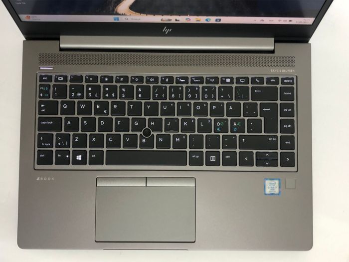 Ігровий ультрабук Б-класу HP ZBook 14u G6 / 14" (1920x1080) IPS / Intel Core i7-8665U (4 (8) ядра по 1,9 - 4,8 ГГц) / 16 ГБ DDR4 / 512 ГБ SSD NVMe / AMD Radeon Pro WX 3200, 4 ГБ GDDR5, 128-біт / WebCam / Win 11 Pro б/в - зображення 8