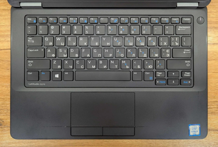 Нетбук Dell Latitude E5270 / 12.5" (1366x768) TN / Intel Core i5-6200U (2 (4) ядра по 2.3 - 2.8 GHz) / 8 GB DDR4 / 240 GB SSD / Intel HD Graphics 520 / WebCam / Windows 10 б/в - зображення 3