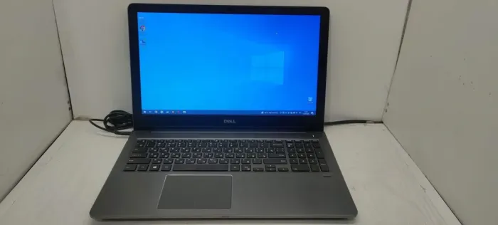 Ноутбук Б-клас Dell Vostro 5568 / 15.6" (1920x1080) TN / Intel Core i5-7200U (2 (4) ядра по 2.5 - 3.1 GHz) / 16 GB DDR4 / 256 GB SSD / Intel HD Graphics 620 / WebCam б/в - зображення 2