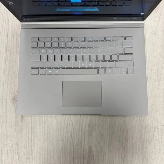 Ігровий ультрабук-трансформер Б-клас Microsoft Surface Book 3 / 15.0" (3240x2160) IPS Touch / Intel Core i7-1065G7 (4 (8) ядра по 1.3 - 3.9 GHz) / 32 GB DDR4 / 1000 GB SSD NVMe / nVidia GeForce GTX 1660 Ti Max-Q, 6 GB GDDR6, 192-bit / WebCam б/в - зображення 8