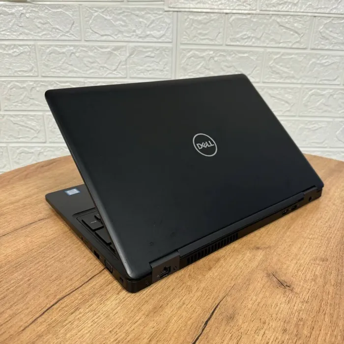 Ноутбук Б-клас Dell Latitude 5590 / 15.6" (1920x1080) IPS / Intel Core i5-8250U (4 (8) ядра по 1.6 - 3.4 GHz) / 8 GB DDR4 / 128 GB SSD / Intel UHD Graphics 620 / WebCam б/в - зображення 6