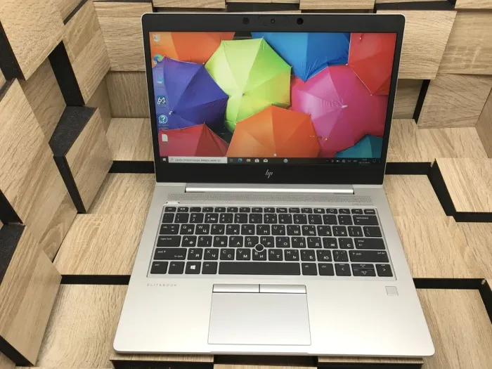 Ультрабук Б-клас HP EliteBook 735 G6 / 13.3" (1920x1080) IPS Touch / AMD Ryzen 7 Pro 3700U (4 (8) ядра по 2.3 - 4.0 GHz) / 8 GB DDR4 / 256 GB SSD M.2 / AMD Radeon Vega 10 Graphics / WebCam / USB 3.1 / HDMI б/в - зображення 2