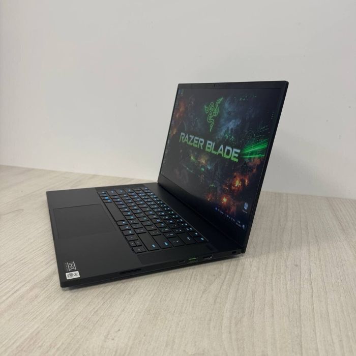 Ігровий ноутбук Razer Blade 15 RZ09-0367 / 15,6" (1920x1080) IPS / Intel Core i7-10875H (8 (16) ядер по 2,3 - 5,1 ГГц) / 16 ГБ DDR4 / 512 ГБ SSD NVMe / nVidia GeForce RTX 3080, 16 ГБ GDDR6, 256-біт / WebCam б/в - изображение 7