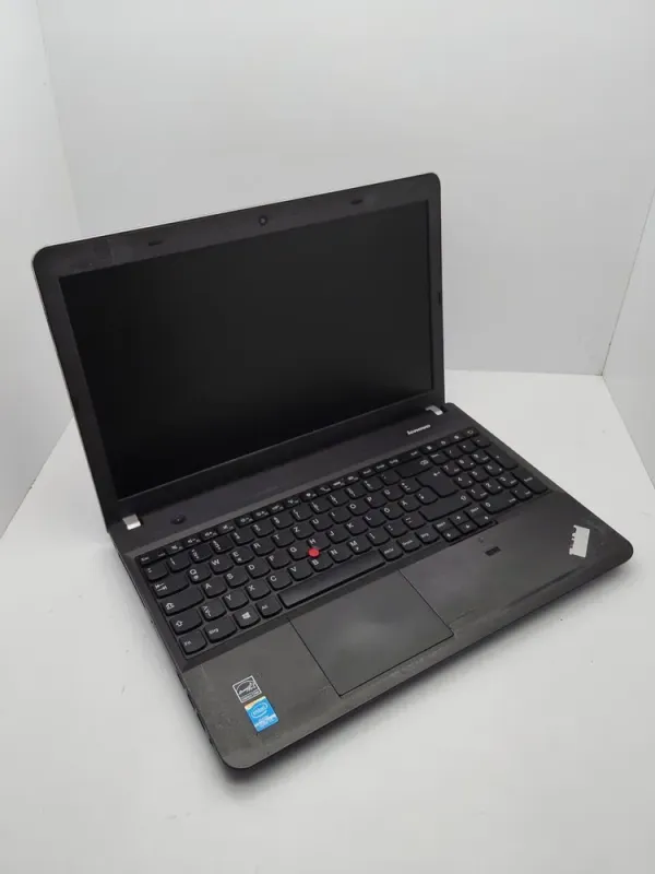 Ноутбук Lenovo E540 / 15.6" (1366x768) TN / Intel Core i5-4300M (2 (4) ядра по 2.6 - 3.3 GHz) / 6 GB DDR3 / 500 GB HDD / Intel HD Graphics 4600 / WebCam б/в - зображення 3