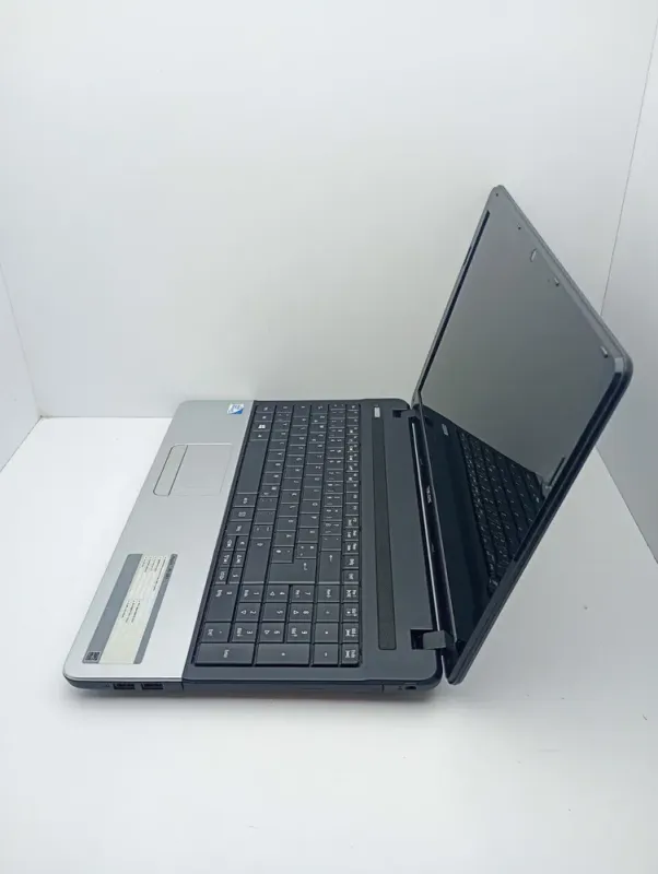 Ноутбук Acer E1-531 / 15.6" (1366x768) TN / Intel Pentium B970 (2 ядра по 2.3 GHz) / 6 GB DDR3 / 750 GB HDD / Intel HD Graphics / WebCam б/в - зображення 6
