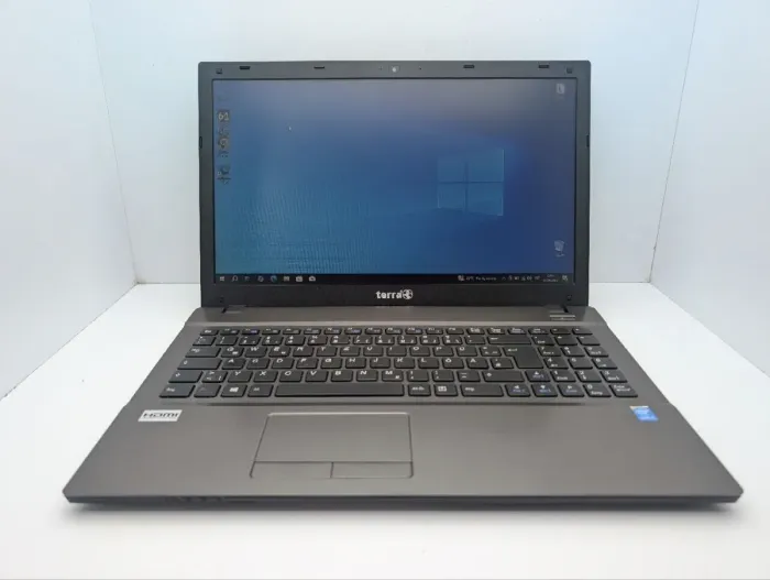 Ноутбук Terra Mobile 1529H / 15.6" (1366x768) TN / Intel Core i3-4000M (2 (4) ядра по 2.4 GHz) / 8 GB DDR3 / 120 GB SSD / Intel HD Graphics 4600 / WebCam / DVD-ROM б/в - зображення 2