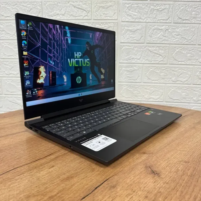 Ігровий ноутбук Б-клас HP Victus Gaming 16-s0075nr / 16.1" (1920x1080) IPS / AMD Ryzen 7 7840HS (8 (16) ядер по 3.8 - 5.1 GHz) / 16 GB DDR5 / 512 GB SSD NVMe / nVidia GeForce RTX 3050, 6 GB GDDR6, 96-bit / WebCam б/в - зображення 4