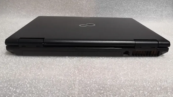 Ноутбук Fujitsu Lifebook S752 / 14" (1366x768) TN / Intel Core i5-3210M (2 (4) ядра по 2.5 - 3.1 GHz) / 4 GB DDR3 / 500 GB HDD / Intel HD Graphics 4000 / DVD-ROM б/в - зображення 7