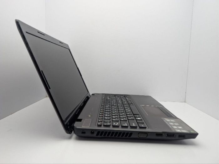 Ноутбук Lenovo IdeaPad Z575 / 15.6" (1366x768) TN / AMD A4-3300M (2 ядра по 1.9 - 2.5 GHz) / 8 GB DDR3 / 500 GB HDD / AMD Radeon Graphics 6480G / WebCam / DVD-ROM б/в - изображение 4