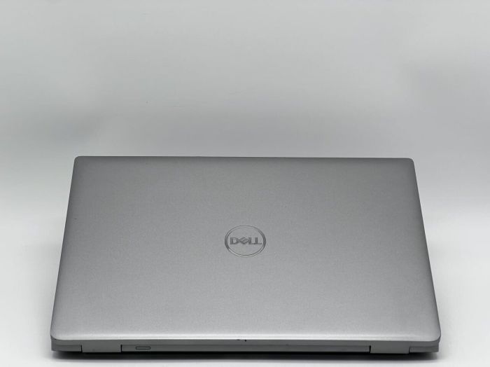 Ультрабук Dell Latitude 5540 / 15.6" (1920x1080) IPS / Intel Core i5-1335U (10 (12) ядер по 3.4 - 4.6 GHz) / 16 GB DDR4 / 250 GB SSD / Intel Iris Xe Graphics / WebCam б/в - зображення 5