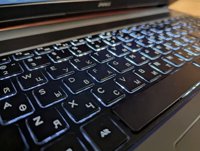 Ноутбук Б-клас Dell Inspiron 5558 / 15.6" (1366x768) TN / Intel Core i5-5200U (2 (4) ядра по 2.2 - 2.7 GHz) / 8 GB DDR3 / 240 GB SSD / nVidia GeForce 920M, 2 GB DDR3, 64-bit / WebCam / Windows 10 б/в - зображення 9