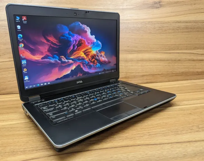 Ноутбук Б-класс  Dell Latitude E6440 / 14" (1600x900) TN / Intel Core i5-4300M (2 (4) ядра по 2.6 - 3.3 GHz) / 8 GB DDR3 / 256 GB SSD / Intel HD Graphic 4600 / WebCam / Windows 10 б/в - зображення 4