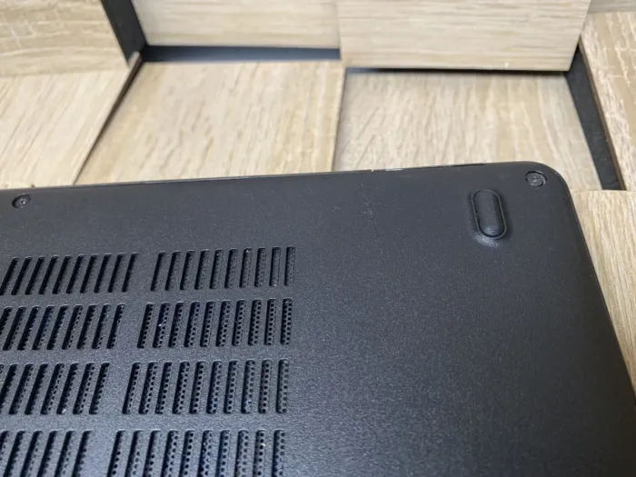 Ноутбук Б-клас Dell Latitude 5480 / 14" (1920x1080) IPS / Intel Core i5-6440HQ (4 ядра по 2.6 - 3.5 GHz) / 8 GB DDR4 / 180 GB SSD / Intel HD Graphics 530 / WebCam / HDMI б/в - зображення 10