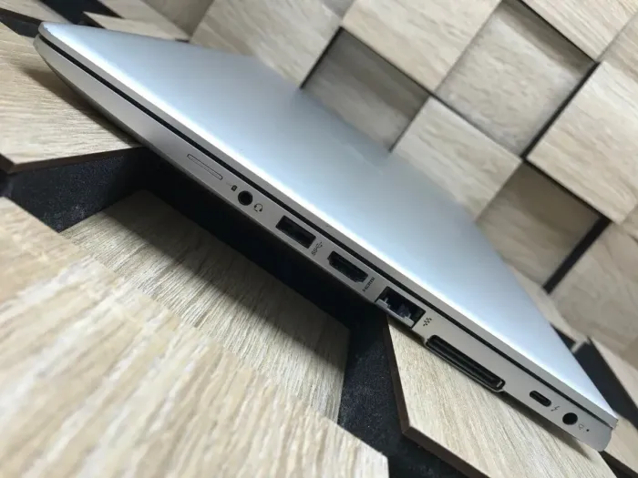 Ноутбук Б-клас HP EliteBook 840 G6 / 14" (1920x1080) IPS / Intel Core i5-8365U (4 (8) ядра по 1.6 - 4.1 GHz) / 8 GB DDR4 / 256 GB SSD M.2 / Intel UHD Graphics 620 / WebCam / Fingerprint б/в - зображення 6