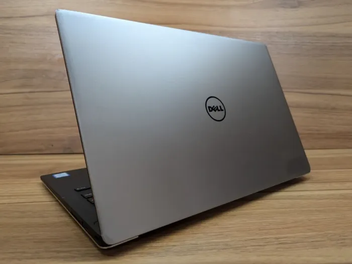 Ультрабук Dell XPS 13 9350 / 13.3" (1920x1080) IPS / Intel Core i5-6200U (2 (4) ядра по 2.3 - 2.8 GHz) / 8 GB DDR3 / 256 GB SSD / Intel HD Graphics 520 / Windows 10 б/в - зображення 7