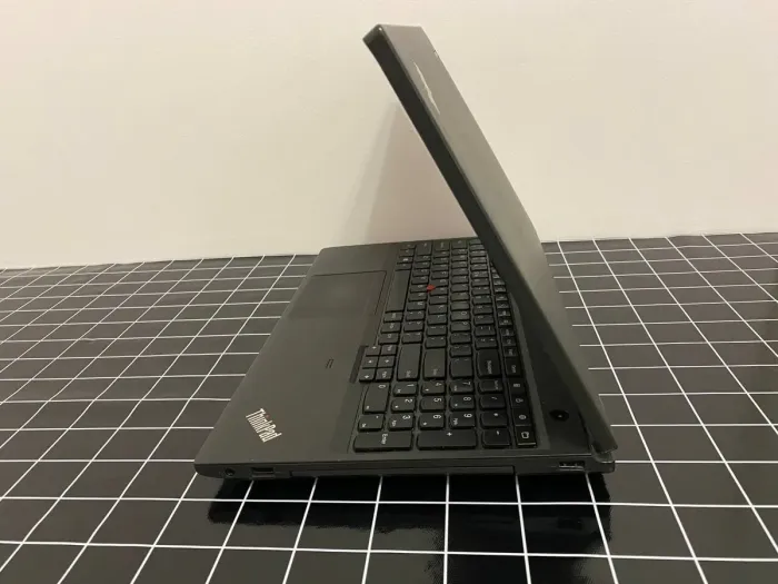 Ноутбук Б-клас Lenovo ThinkPad L540 / 15.6" (1366x768) TN / Intel Core i3-4000M (2 (4) ядра по 2.4 GHz) / 4 GB DDR3 / 120 GB SSD / Intel HD Graphics 4600 / WebCam / miniDP б/в - зображення 7