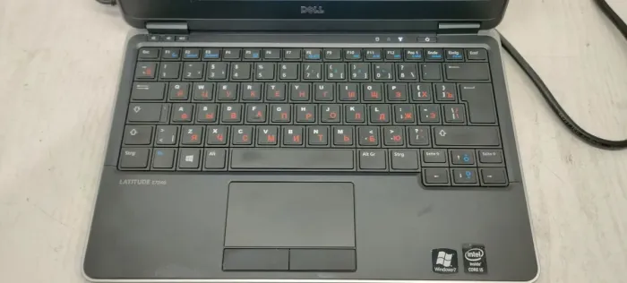 Нетбук Dell Latitude E7240 / 12.5" (1366x768) TN / Intel Core i5-4310U (2 (4) ядра по 2.0 - 3.0 GHz) / 8 GB DDR3 / 256 GB SSD M.2 / Intel HD Graphics 4400 / WebCam б/в - зображення 3