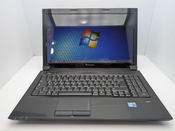 Ноутбук Lenovo B560 / 15.6" (1366x768) TN / Intel Core i3-380M (2 (4) ядра по 2.5 GHz) / 6 GB DDR3 / 320 GB HDD / Intel HD Graphics / WebCam / DVD-ROM б/в - зображення 2
