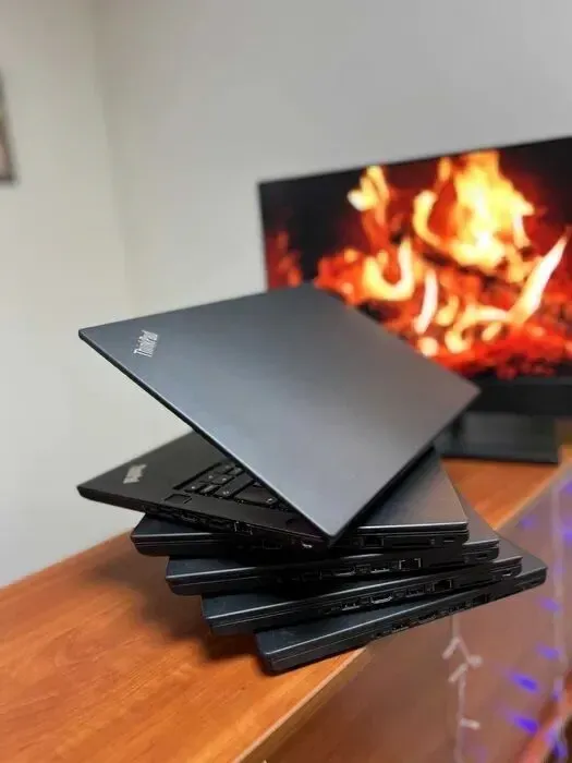 Ноутбук Lenovo ThinkPad T470 / 14" (1920x1080) IPS / Intel Core i7-6600U (2 (4) ядра 2.6 - 3.4 GHz) / 8 GB DDR4 / 256 GB SSD / Intel HD Graphics 520 / WebCam / Fingerprint / HDMI / Две АКБ / Windows 10 б/в - зображення 8