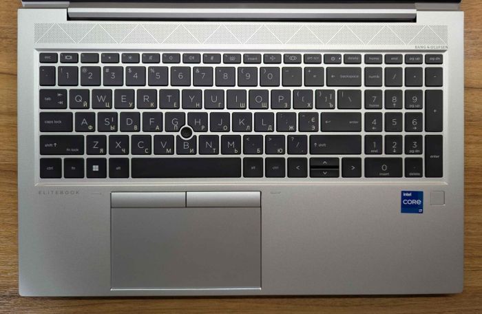 Ультрабук HP EliteBook 850 G8 / 15.6" (1920x1080) IPS / Intel Core i7-1185G7 (4 (8) ядра по 3.0 - 4.8 GHz) / 16 GB DDR4 / 500 GB SSD / Intel Iris Xe Graphics / WebCam / TouchID / Windows 11 б/в - изображение 3