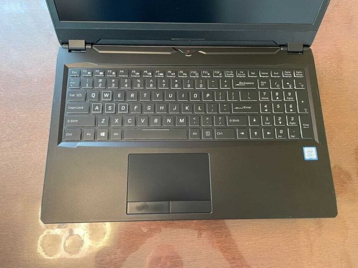 Ігровий ноутбук Б-класу Clevo P960RN / 16,1" (1920x1080) IPS / Intel Core i7-9750H (6 (12) ядер по 2,6 - 4,5 ГГц) / 16 ГБ DDR4 / 512 ГБ SSD / nVidia GeForce RTX 2080, 8 ГБ GDDR6, 256-біт / WebCam б/в - зображення 4