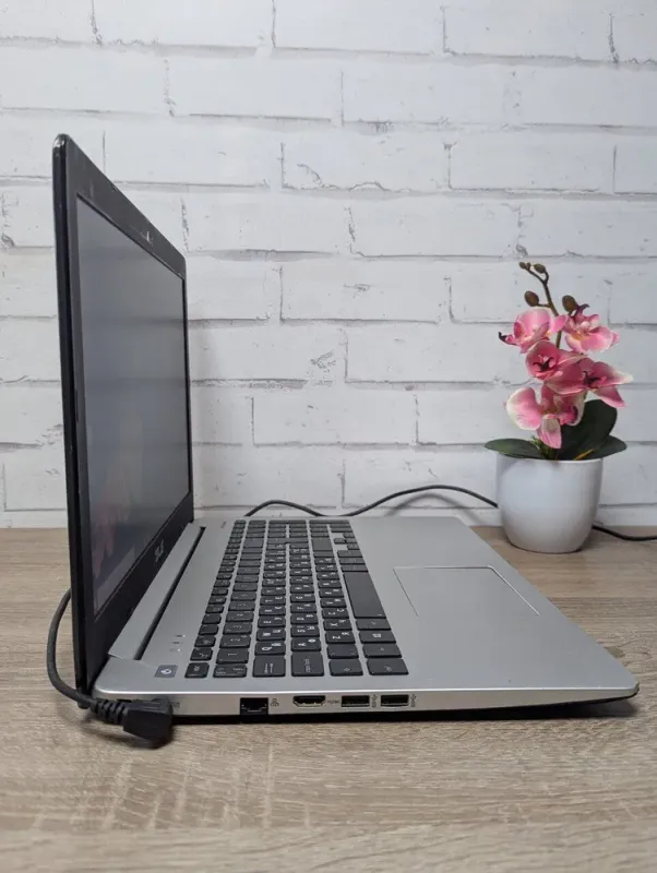 Ноутбук Б-клас Asus A551L / 15.6" (1366x768) TN / Intel Core i5-4210U (2 (4) ядра по 1.7 - 2.7 GHz) / 12 GB DDR3 / 256 GB SSD / nVidia GeForce 840M, 2 GB GDDR3, 64-bit / WebCam / DVD-ROM / Без АКБ б/в - зображення 6