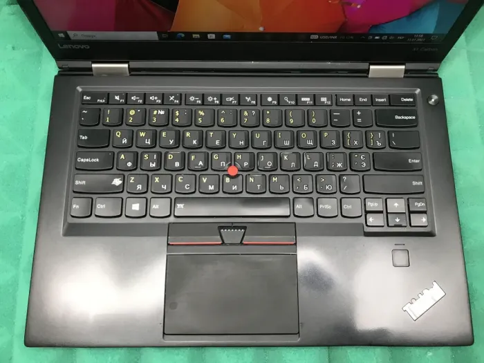 Ультрабук Б-клас Lenovo ThinkPad X1 Carbon (4th Gen) / 14" (1920x1080) IPS / Intel Core i5-6300U (2 (4) ядра по 2.4 - 3.0 GHz) / 8 GB DDR3 / 192 GB SSD M.2 / Intel HD Graphics 520 / WebCam / Fingerprint / miniDP / HDMI б/в - зображення 4