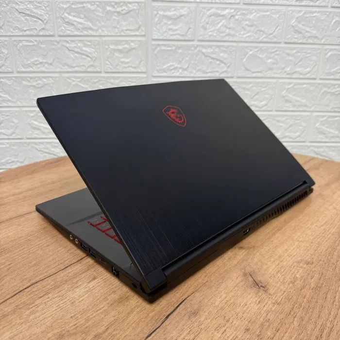 Ігровий ноутбук Б-клас MSI GF63 Thin GF63 12UCX / 15.6" (1920x1080) IPS / Intel Core i5-12450H (8 (12) ядер по 3.3 - 4.4 GHz) / 8 GB DDR4 / 512 GB SSD / nVidia GeForce RTX 2050, 4 GB GDDR6, 64-bit б/в - зображення 6