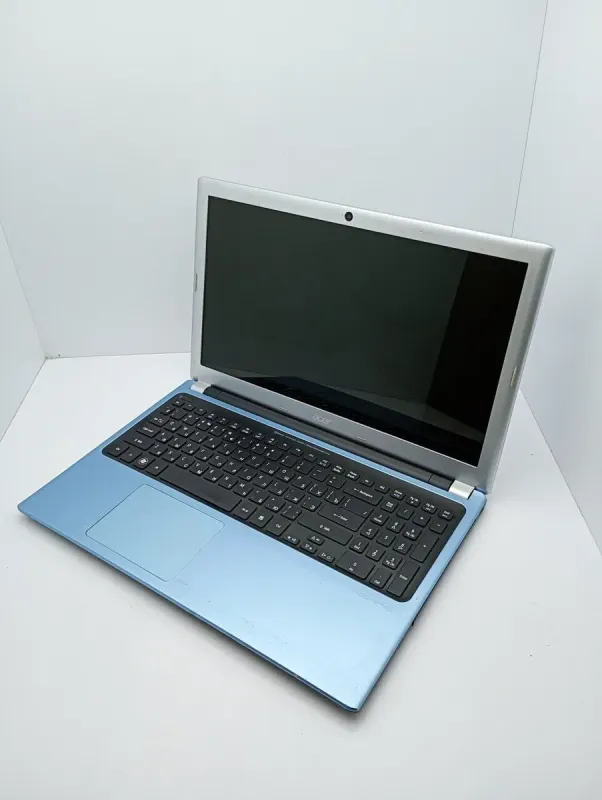 Ноутбук Acer V5-571G / 15.6" (1366x768) TN / Intel Core i3-2367M (2 (4) ядра по 1.4 GHz) / 6 GB DDR3 / 500 GB HDD / nVidia GeForce GT 620M, 1 GB DDR3, 64-bit / WebCam б/в - зображення 4