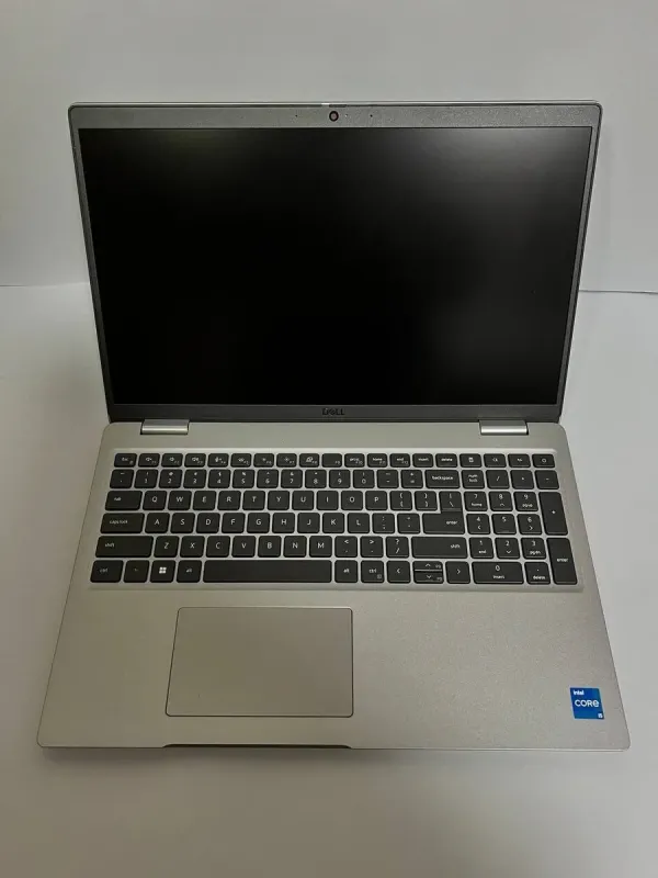 Ноутбук Dell Latitude 5530 / 15.6" (1920x1080) IPS / Intel Core i5-1235U (10 (12) ядер по 1.3 - 4.4 GHz) / 16 GB DDR4 / 512 GB SSD / Intel Iris Xe Graphics / WebCam / USB 3.2 / HDMI / WebCam б/в - зображення 2