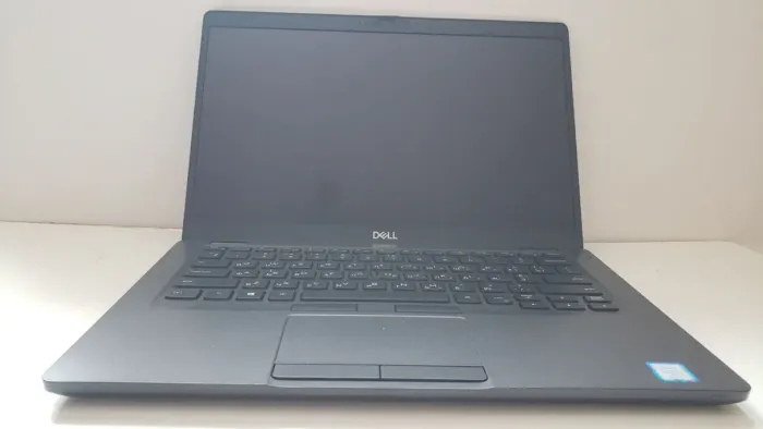 Ультрабук Dell Latitude 5400 / 14" (1920x1080) IPS Touch / Intel Core i7-8665U (4 (8) ядра по 1.9 - 4.8 GHz) / 16 GB DDR4 / 512 GB SSD / Intel UHD Graphics 620 / WebCam б/в - зображення 2