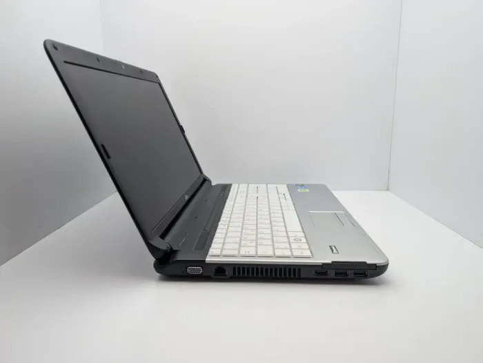 Ноутбук Fujitsu LifeBook A530 / 15.6" (1366x768) TN / Intel Core i3-350M (2 (4) ядра по 2.26 GHz) / 6 GB DDR3 / 1000 GB HDD / Intel HD Graphics / WebCam б/в - зображення 5