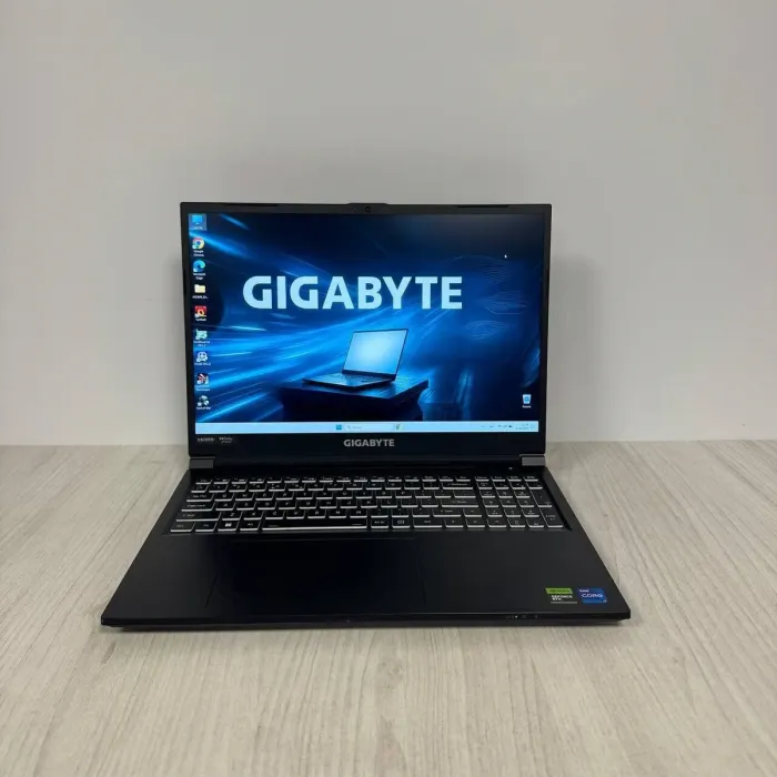 Ігровий ноутбук Gigabyte G6 KF / 16" (1920x1200) IPS / Intel Core i7-13620H (10 (16) ядер по 3,6 - 4,9 ГГц) / 16 ГБ DDR5 / 1000 ГБ SSD / nVidia GeForce RTX 4060, 8 ГБ GDDR6, 128-біт / Веб-камера б/в - зображення 2