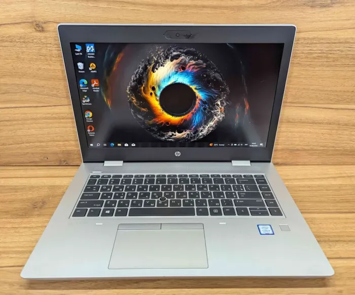 Ноутбук HP ProBook 640 G5 / 14" (1920x1080) IPS / Intel Core i5-8265U (4 (8) ядра по 1.6 - 3.9 GHz) / 16 GB DDR4 / 480 GB SSD / Intel UHD Graphics 620 / WebCam / TouchID / Windows 10 б/в - зображення 2