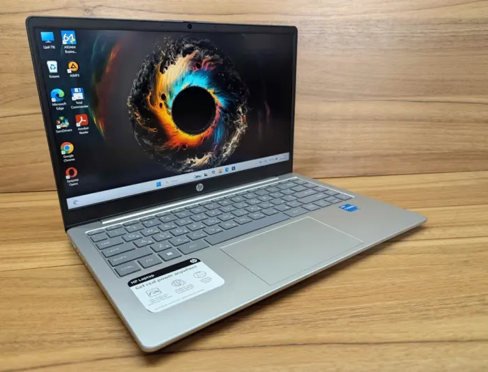 Ультрабук HP 14-ep0033cl / 14" (1920x1080) IPS / Intel Core i3-1315U (6 (8) ядер по 3.3 - 4.5 GHz) / 16 GB DDR4 / 512 GB SSD / Intel UHD Graphics / WebCam / Windows 11 б/в - зображення 4
