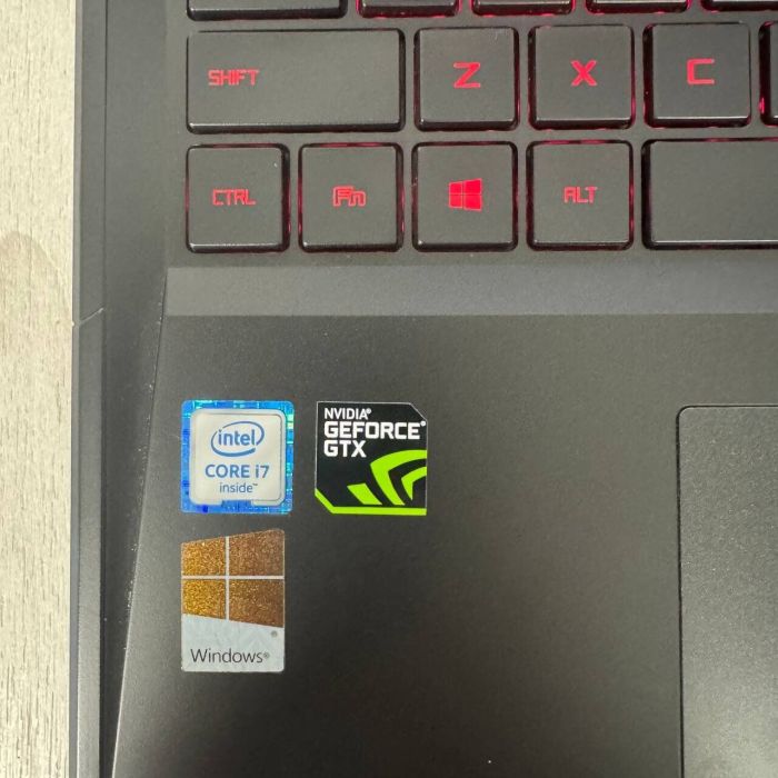 Ігровий ноутбук Б-класу CyberPower Tracer NFSV1511 / 15.6" (1920x1080) IPS / Intel Core i7-6700HQ (4 (8) ядра по 2,6 ГГц - 3,5 ГГц) / 16 ГБ DDR4 / 500 ГБ SSD / nVidia GeForce GTX 965M, 4 ГБ GDDR5, 128-bit / WebCam б/в - изображение 4