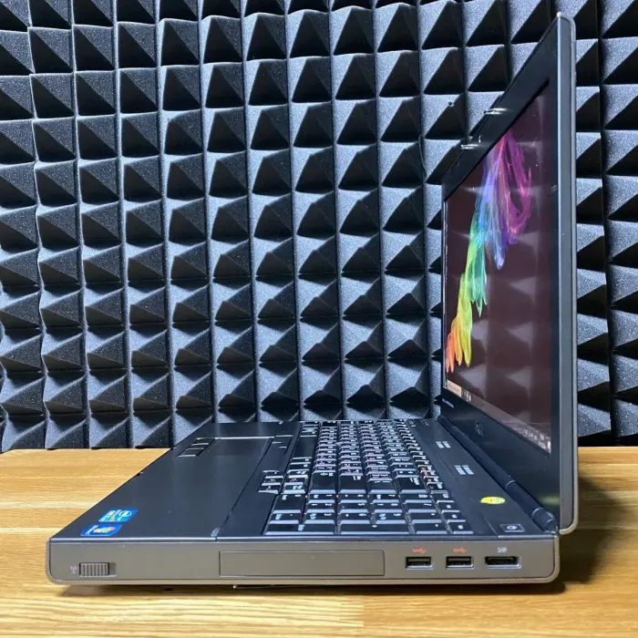 Мобільна робоча станція Б-клас Dell Precision M4700 / 15.6" (1366x768) TN / Intel Core i7-2820QM (4 (8) ядра по 2.3 - 3.4 GHz) / 24 GB DDR3 / 128 GB SSD / AMD Radeon HD 6700M, 1 GB GDDR5, 64-bit / WebCam б/в - зображення 7