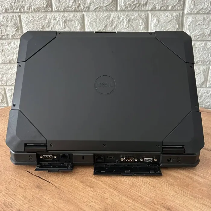 Захищений ноутбук Б-клас Dell Latitude 5414 Rugged / 14" (1920x1080) IPS Touch / Intel Core i5-6300U (2 (4) ядра по 2.4 - 3.0 GHz) / 8 GB DDR4 / 256 GB SSD / Intel HD Graphics 520 / WebCam б/в - зображення 3