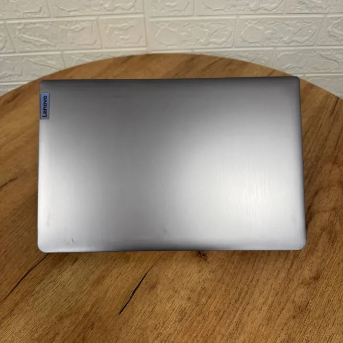 Ультрабук Б-клас Lenovo IdeaPad 3 15IAU7 / 15.6" (1920x1080) IPS / Intel Core i7-1255U (10 (12) ядер по 1.7 - 4.7 GHz) / 16 GB DDR4 / 256 GB SSD NVMe / Intel Iris Xe Graphics / WebCam б/в - зображення 3