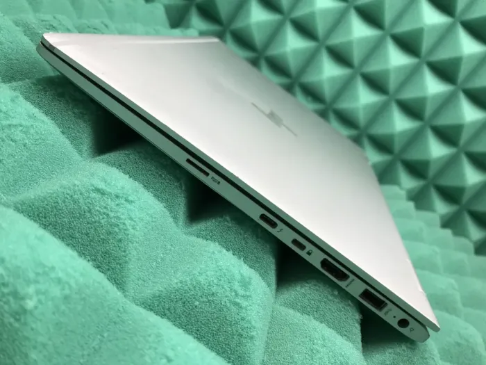 Ноутбук-трансформер Б-клас HP EliteBook x360 1030 G2 / 13.3" (1920x1080) IPS Touch / Intel Core i7-7600U (2 (4) ядра по 2.8 - 3.9 GHz) / 8 GB DDR4 / 256 GB SSD M.2 / Intel HD Graphics 620 / WebCam / Fingerprint / USB 3.1 / HDMI б/в - зображення 6